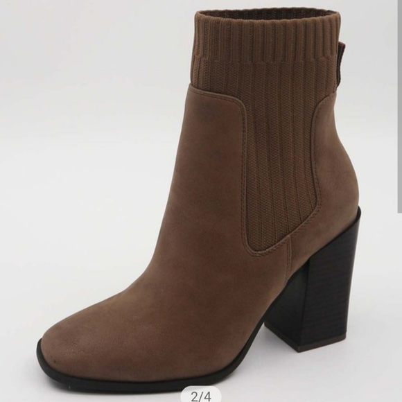 Bamboo Faux Suede Ankle Sock Boots Tan Brand New in Box Block Heel - Picture 1 of 2